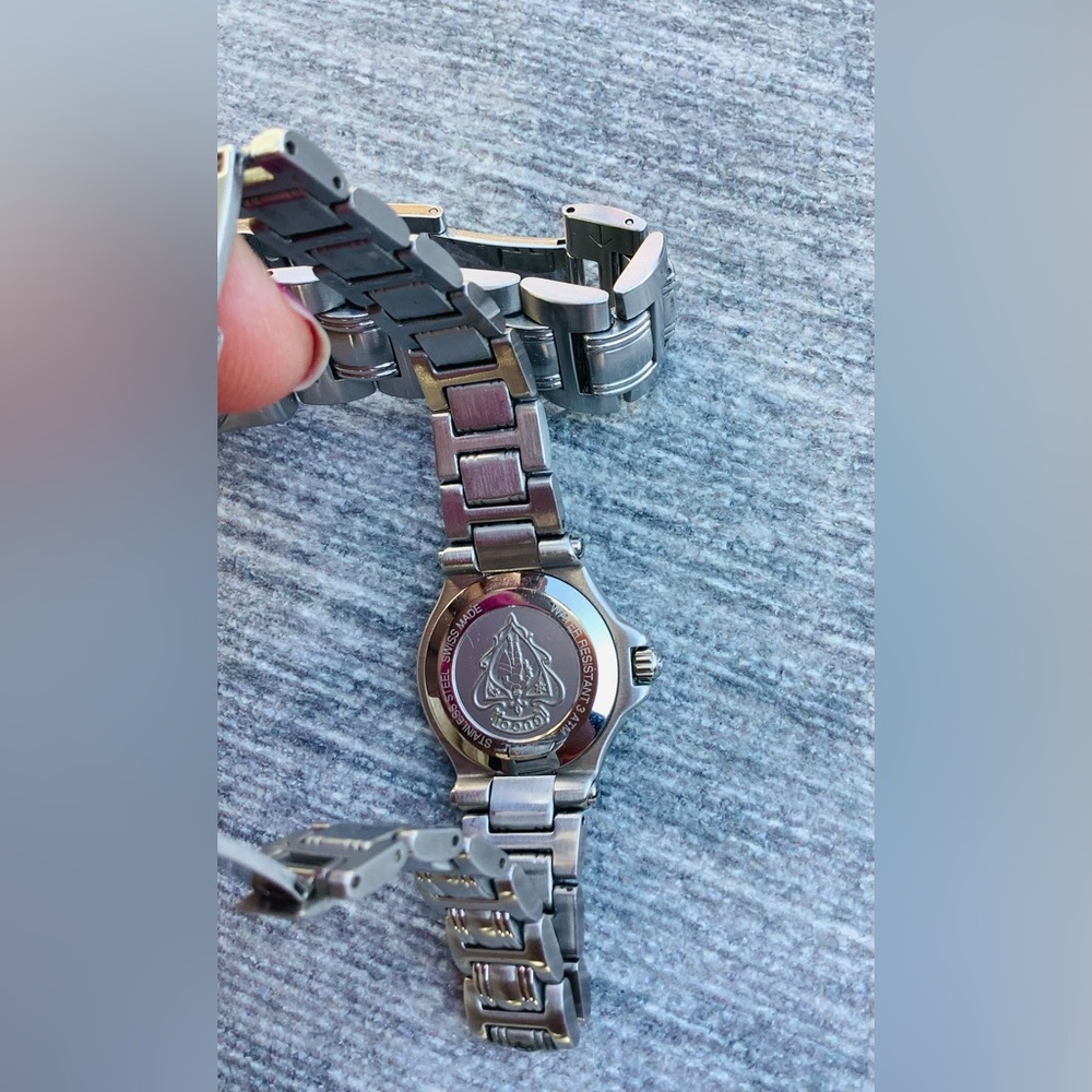 Man’s and Women’s GUCCI watch set 💙❤️ - Picture 13 of 16